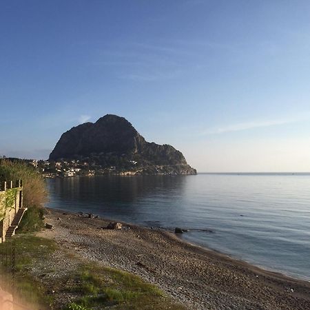 Capozafferano-Casa Carola Villa Santa Flavia Ruang foto