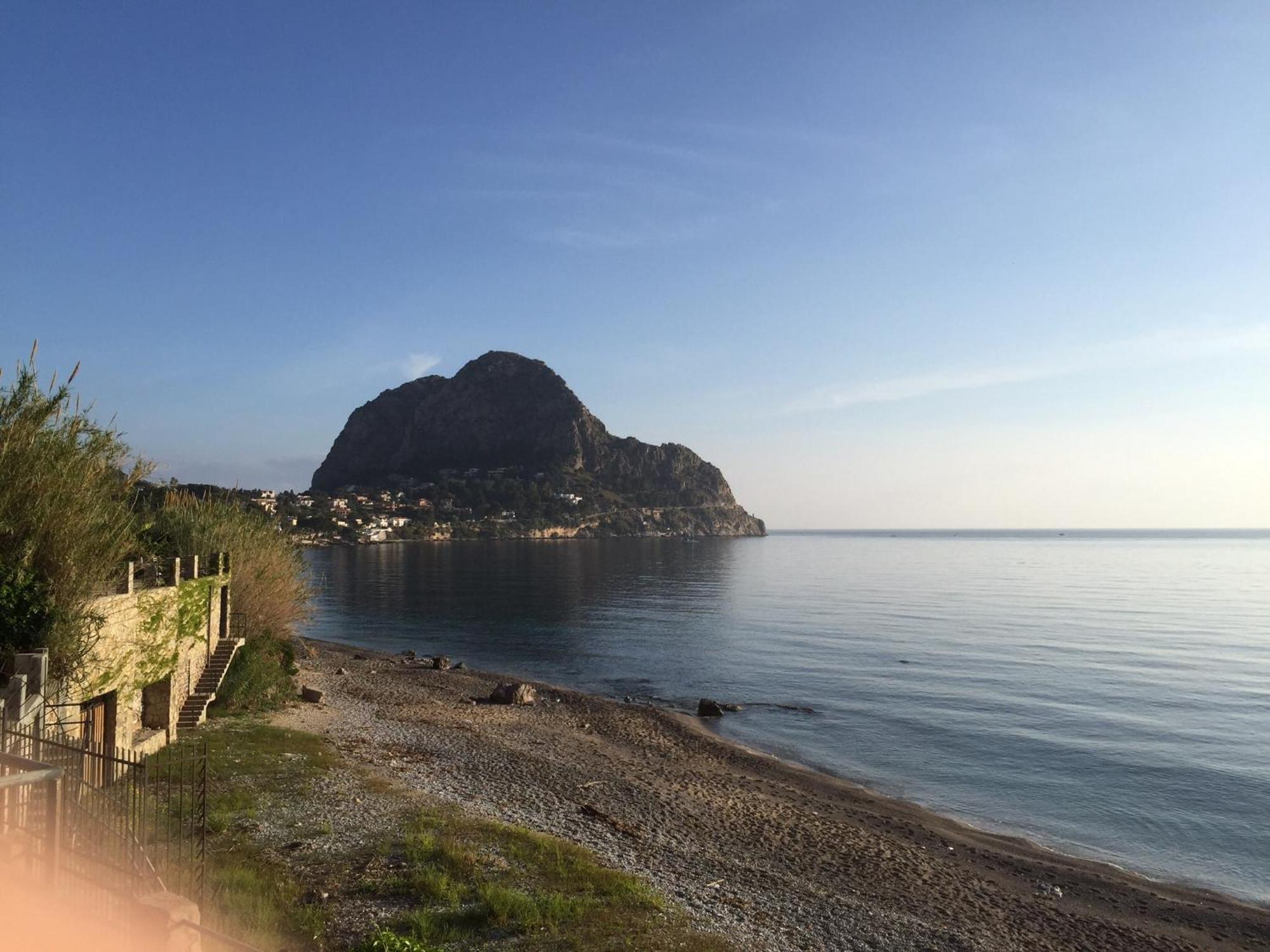 Capozafferano-Casa Carola Villa Santa Flavia Ruang foto