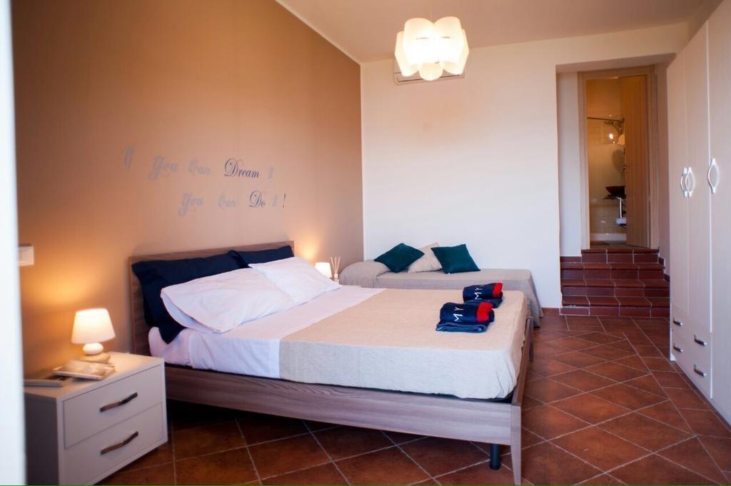 Capozafferano-Casa Carola Villa Santa Flavia Ruang foto
